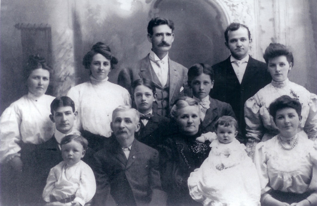 Gidion Wisser Family in 1907